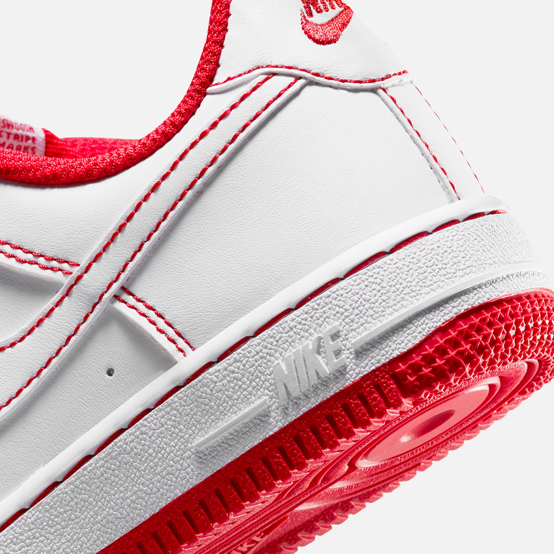 Nike Pre-School Air Force 1 Stitch - White / University Red