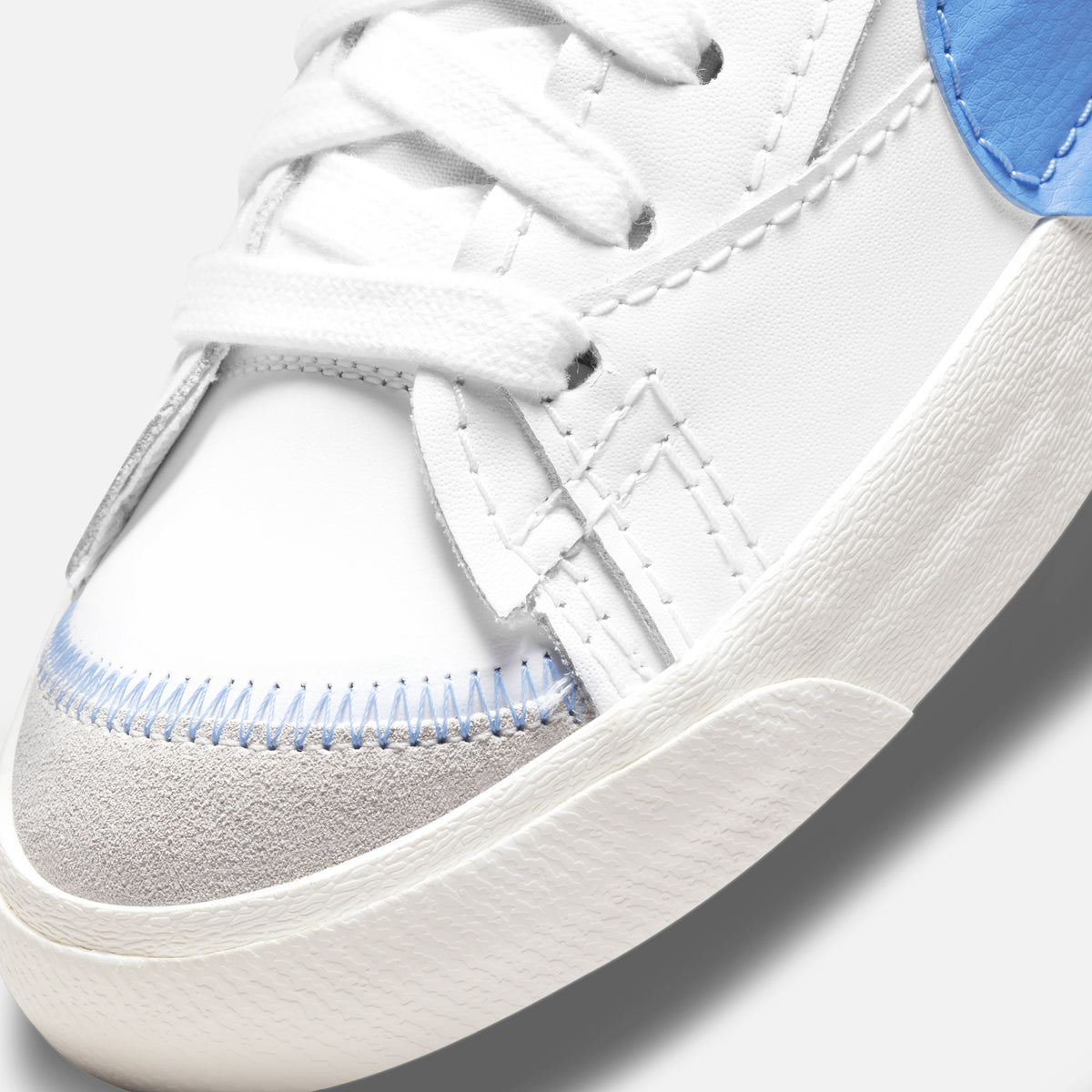 Nike Blazer Mid '77 Jumbo - White / University Blue / Sail