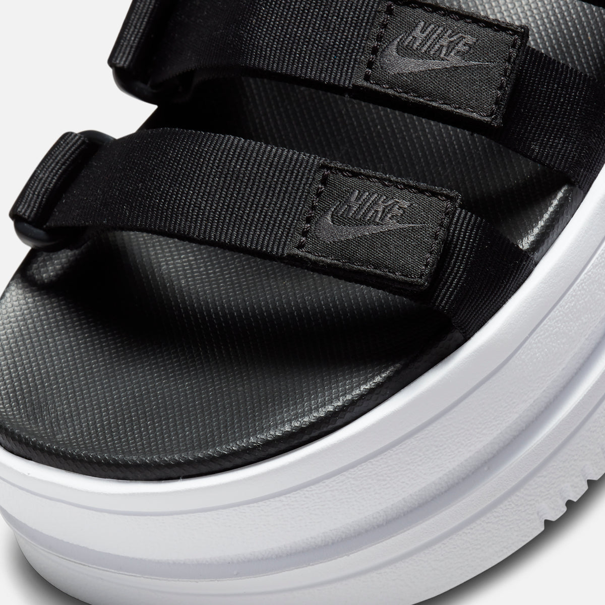 Nike WMNS Icon Classic Sandal - Black / White
