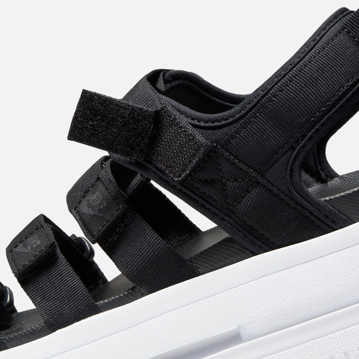 Nike WMNS Icon Classic Sandal - Black / White