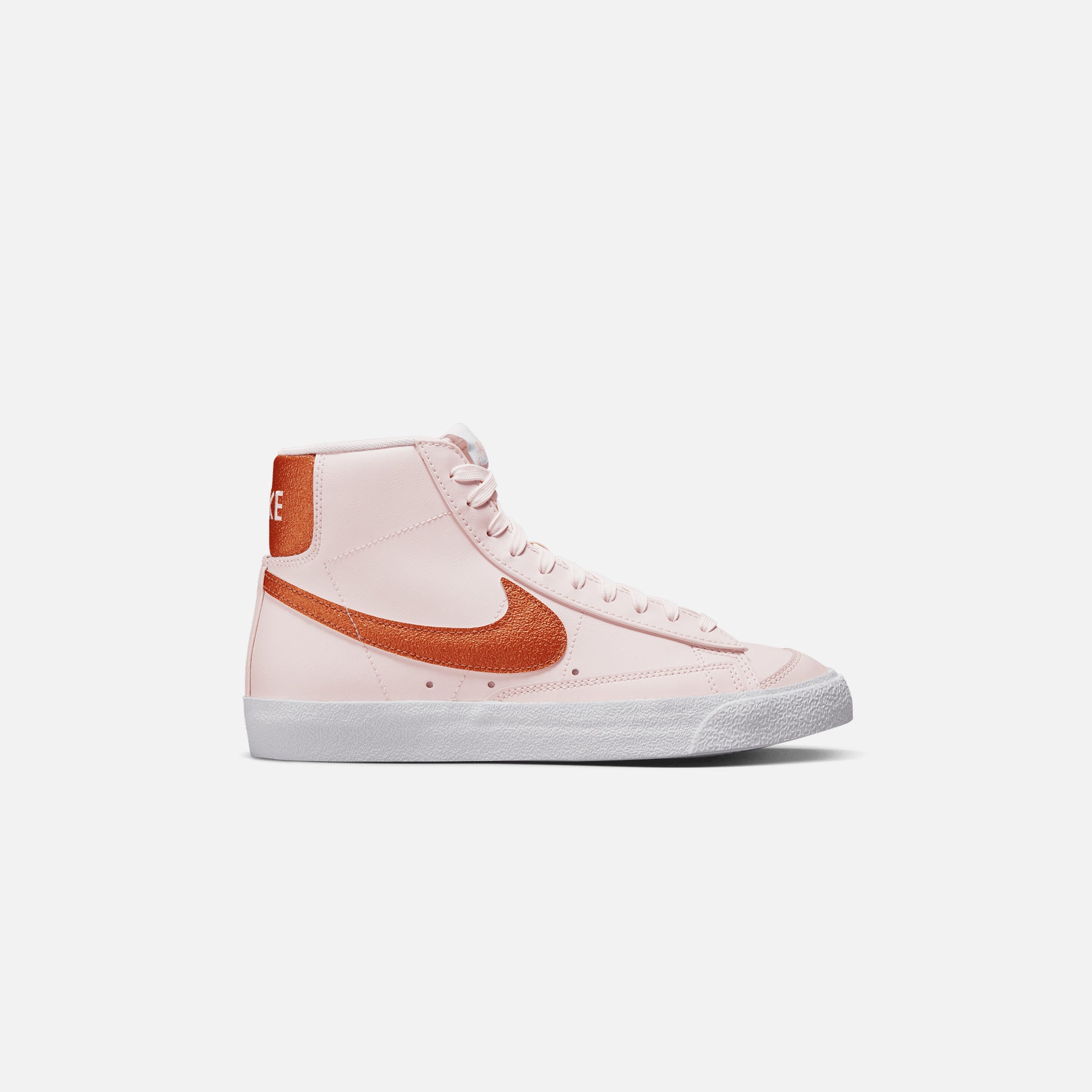Nike Wmns Blazer Mid `77 - Light Soft Pink / Metallic Copper