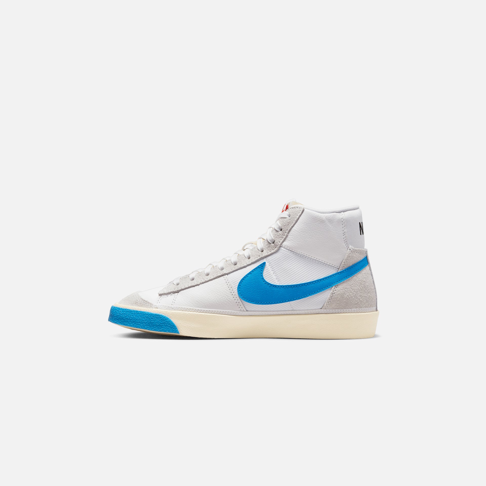 Nike Blazer Mid `77 Pro Club - White / Photo Blue / Beach