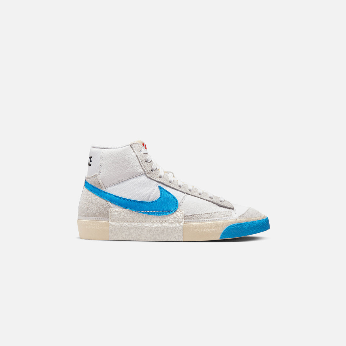 Nike Blazer Mid `77 Pro Club - White / Photo Blue / Beach