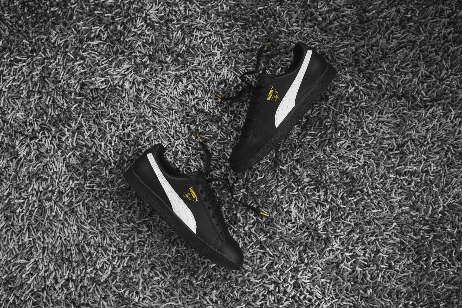 Puma Clyde Foil - Black / White / Team Gold