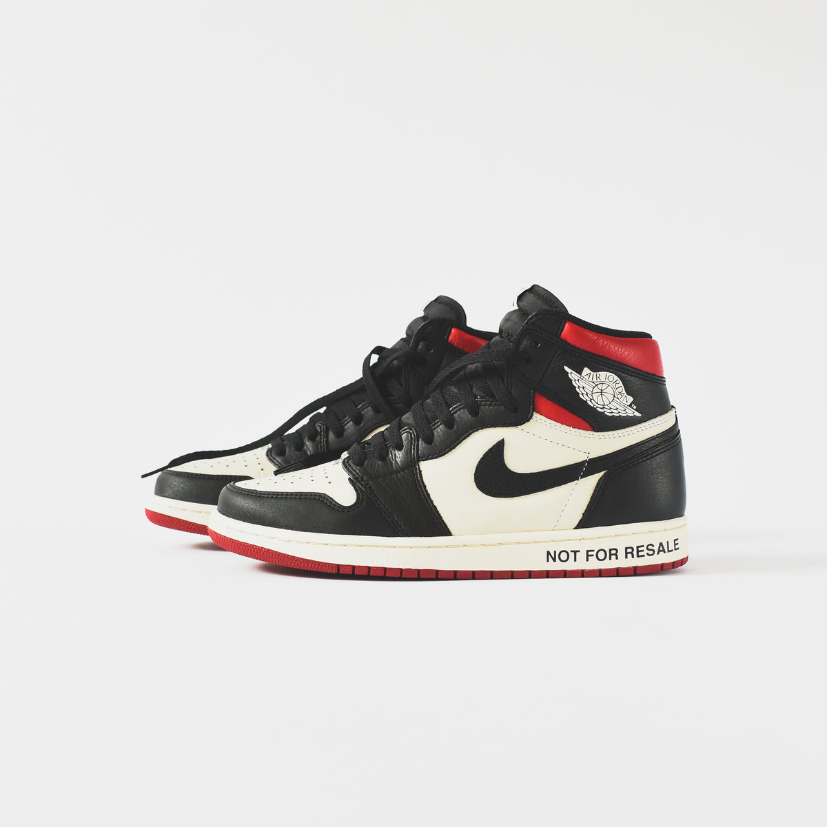Nike Air Jordan 1 Retro High OG - Sail / Black / Varsity Red