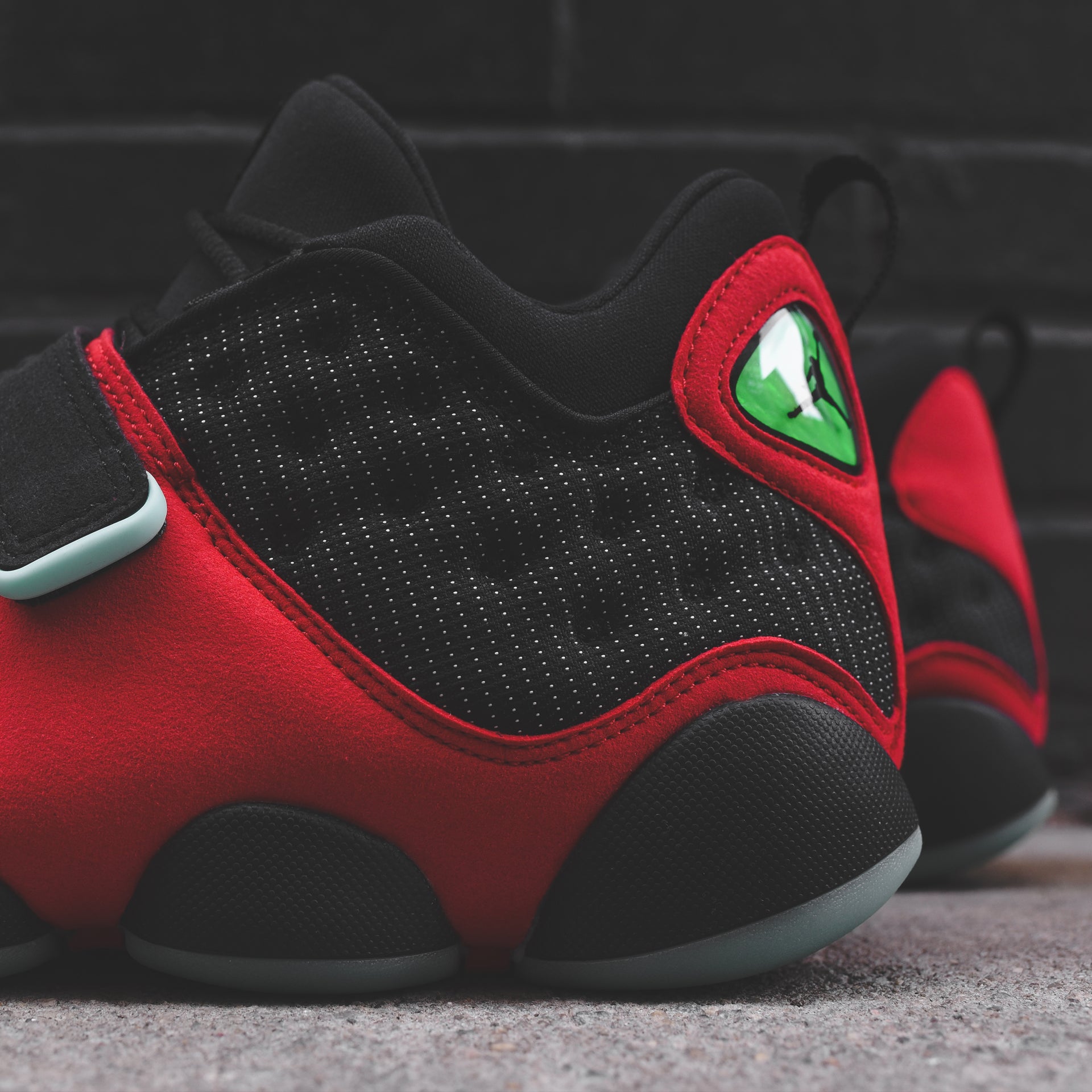 Nike Air Jordan Black Cat - Black / University Red / Emerald