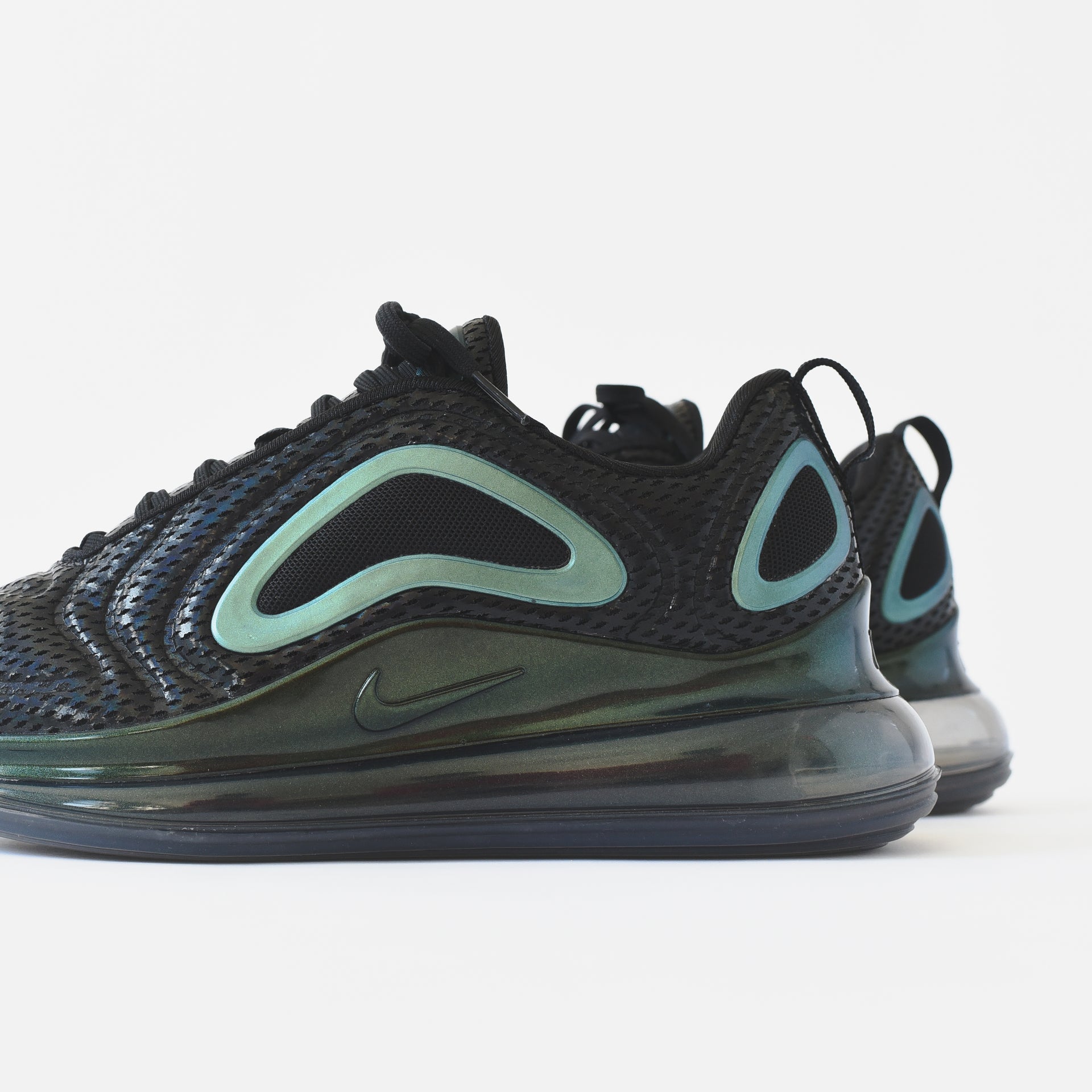 Nike Air Max 720 - Black / Metallic Silver