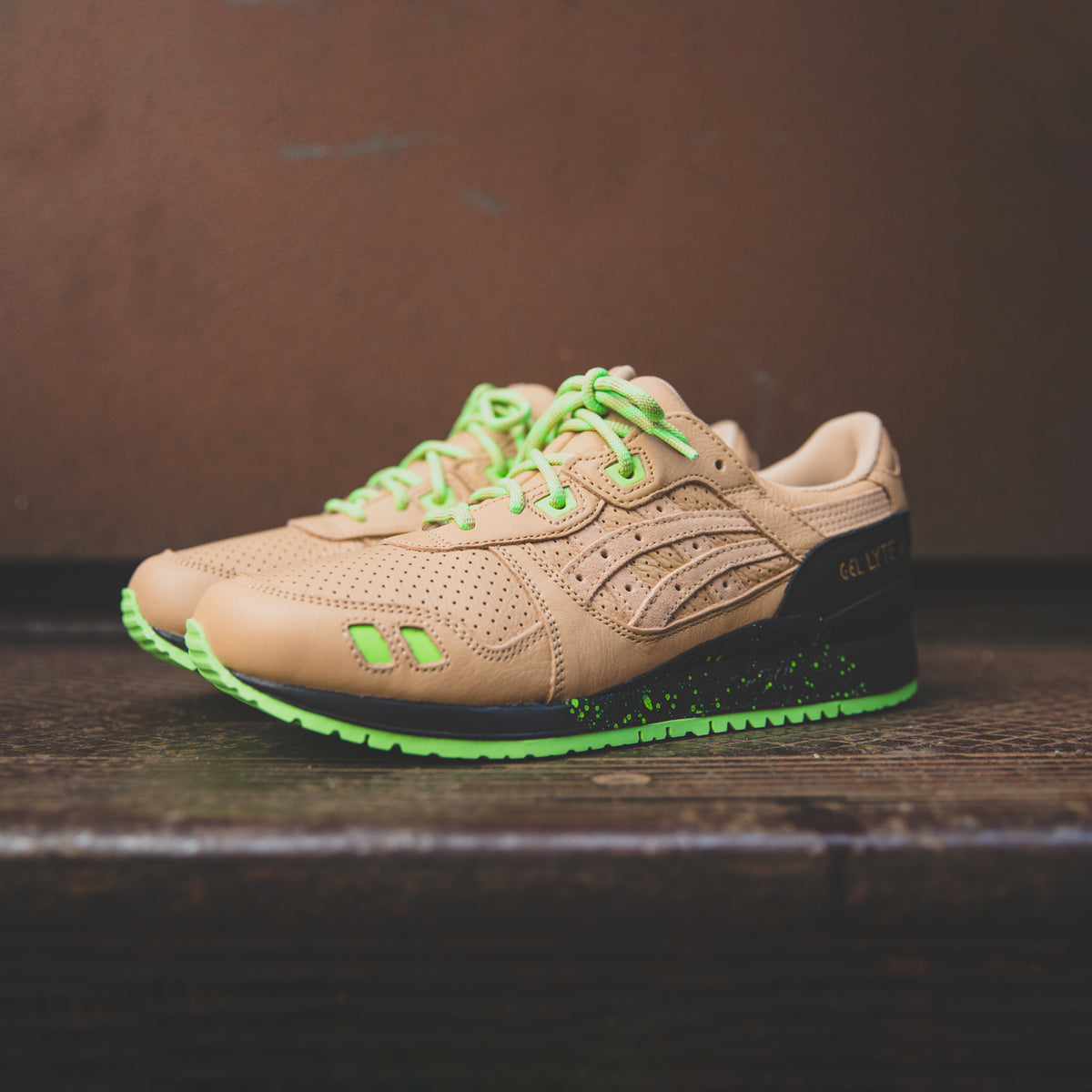 Asics x SneakerFreaker F&F Gel Lyte III - Beige / Green