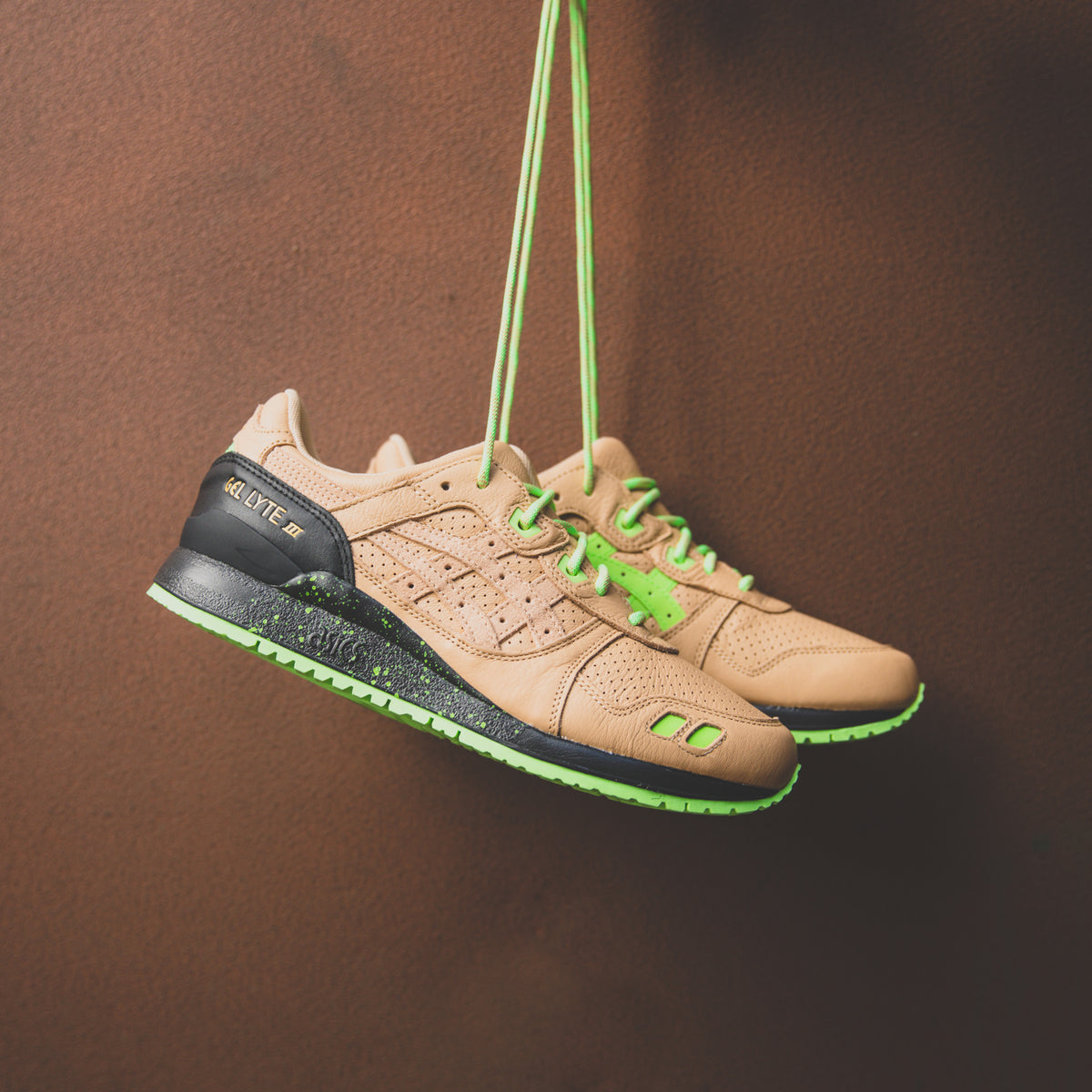 Asics x SneakerFreaker F&F Gel Lyte III - Beige / Green