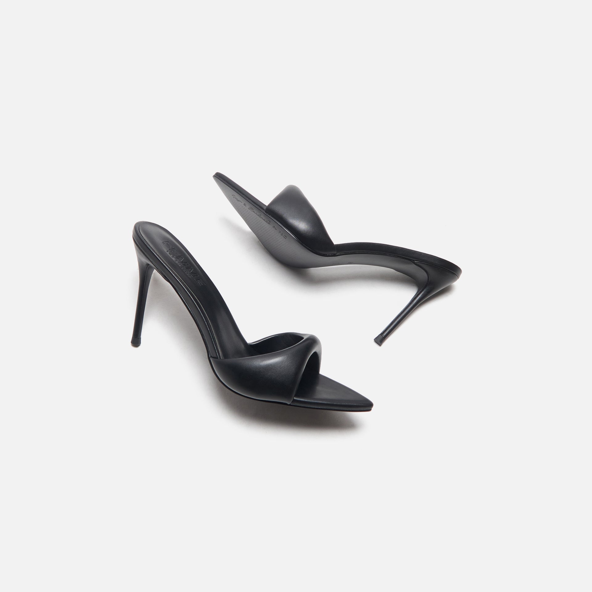 Femme LA Saint Slipper - Black