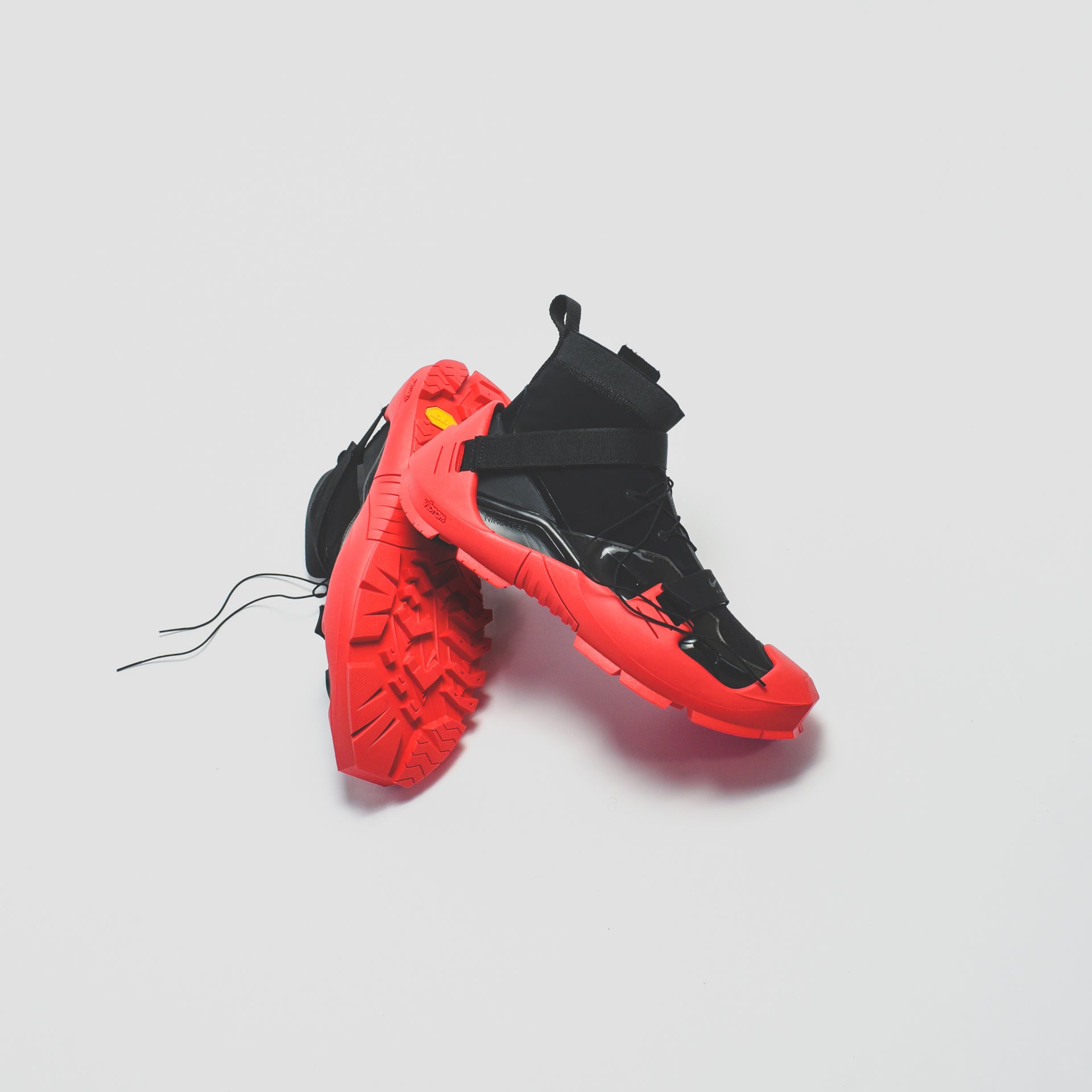 Nike x MMW Free TR 3 - Black / University Red