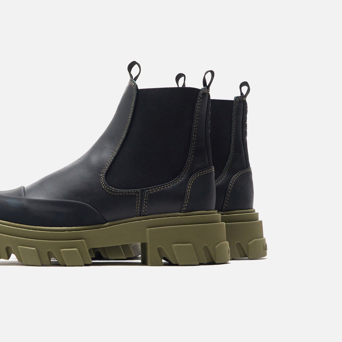 Ganni Leather Chelsea Boots - Black / Green