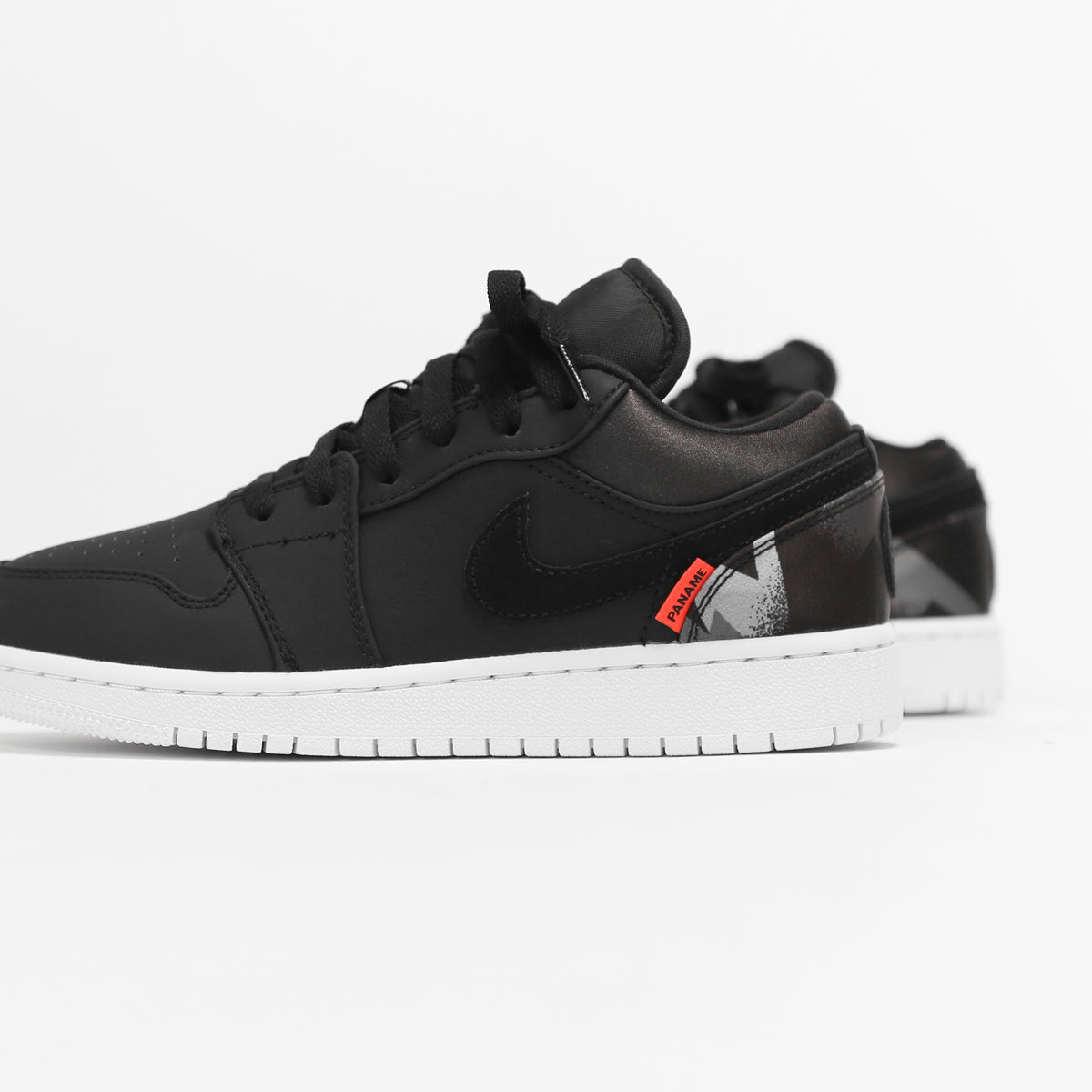 Nike Air Jordan Grade School 1 Paris Saint-Germain - Black / White / Infrared 23