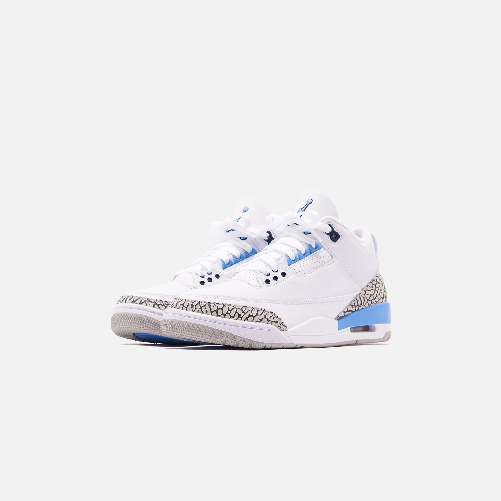 Nike Air Jordan 3 Retro UNC - White / Valor Blue / Tech Grey