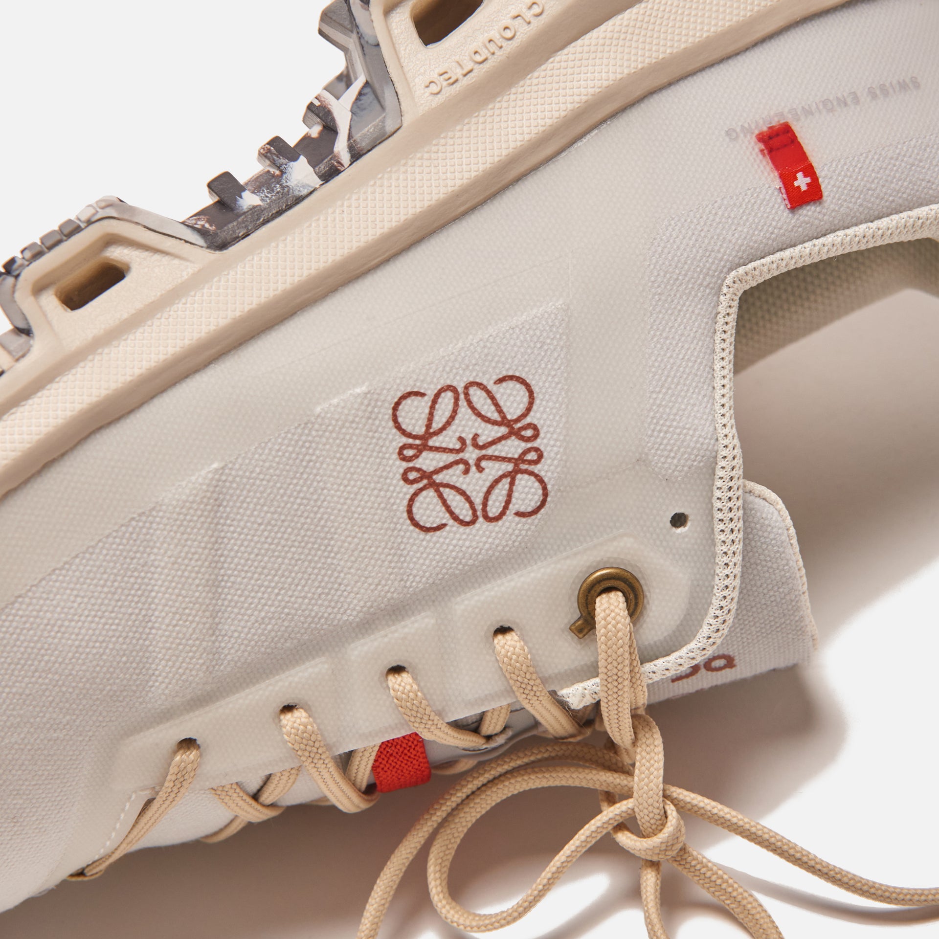 On Running x Loewe WMNS Cloudventure - Gradient Grey
