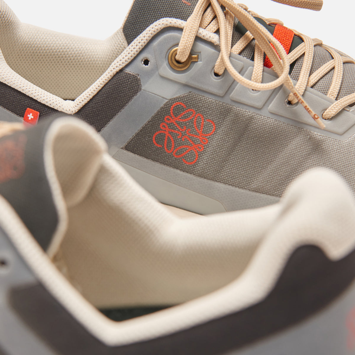 On Running x Loewe Cloudventure - Gradient Khaki