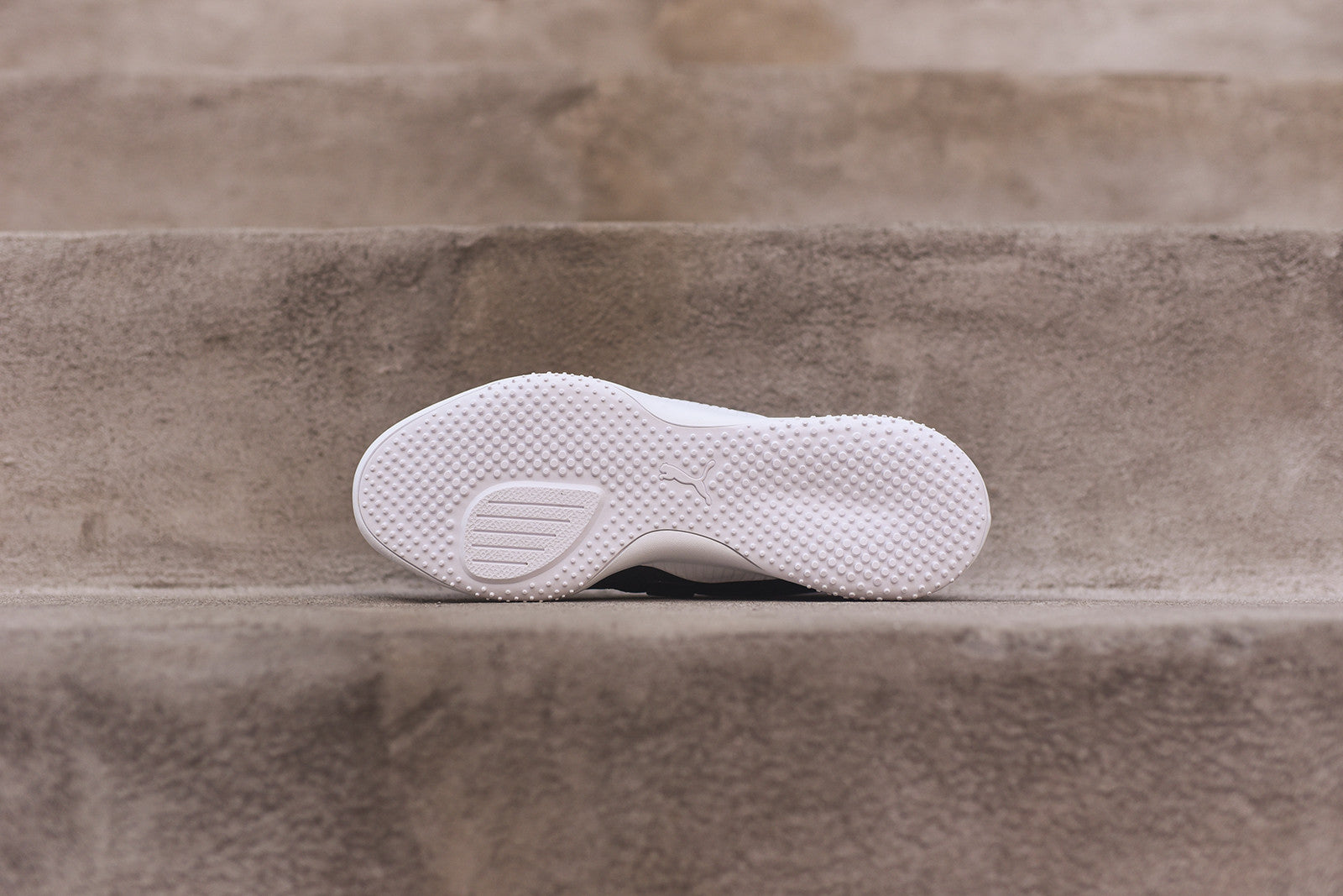 Puma Mostro - Black / Milan
