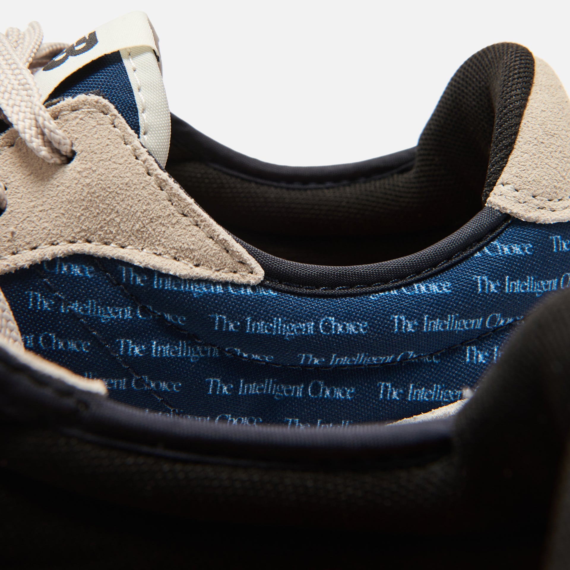 New Balance 327 - Outerspace / Timberwolf