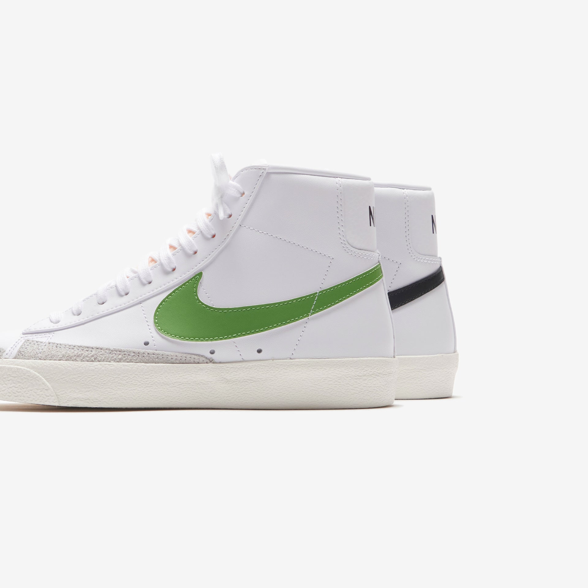 Nike Blazer Mid `77 - Vintage White / Chlorophyll / Black / Sail