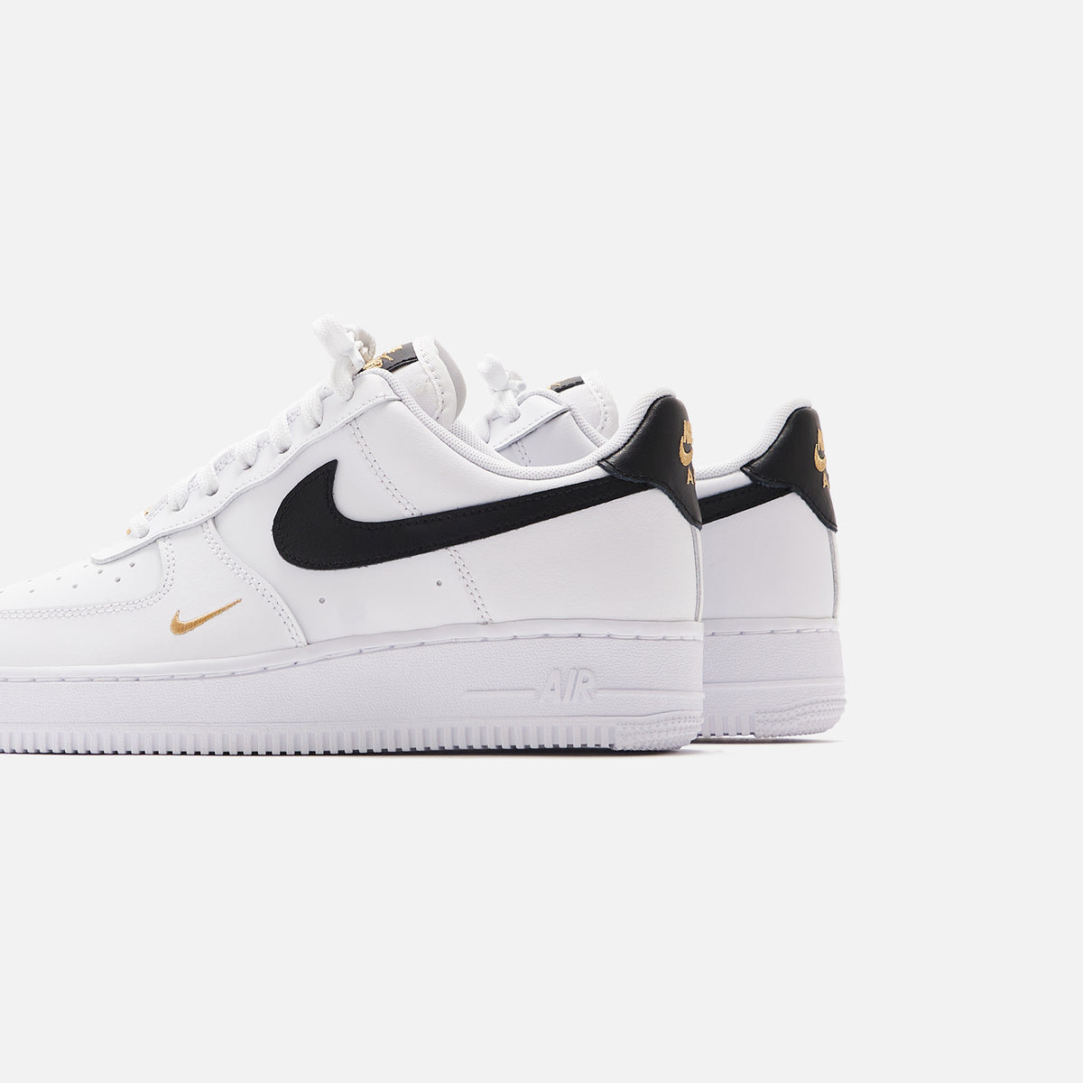 Nike WMNS Air Force 1 `07 Essential - White / Black