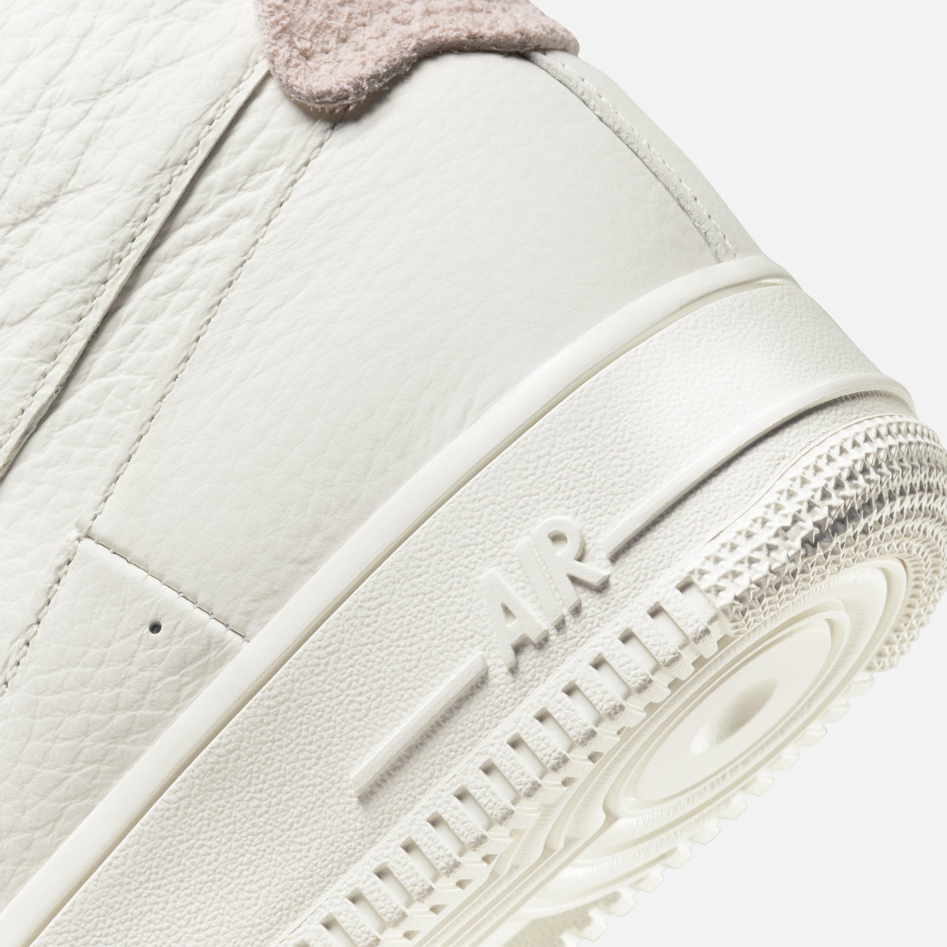 Nike WMNS Air Force 1 Sculpt - Summit White / Coconut Milk / Gym Red