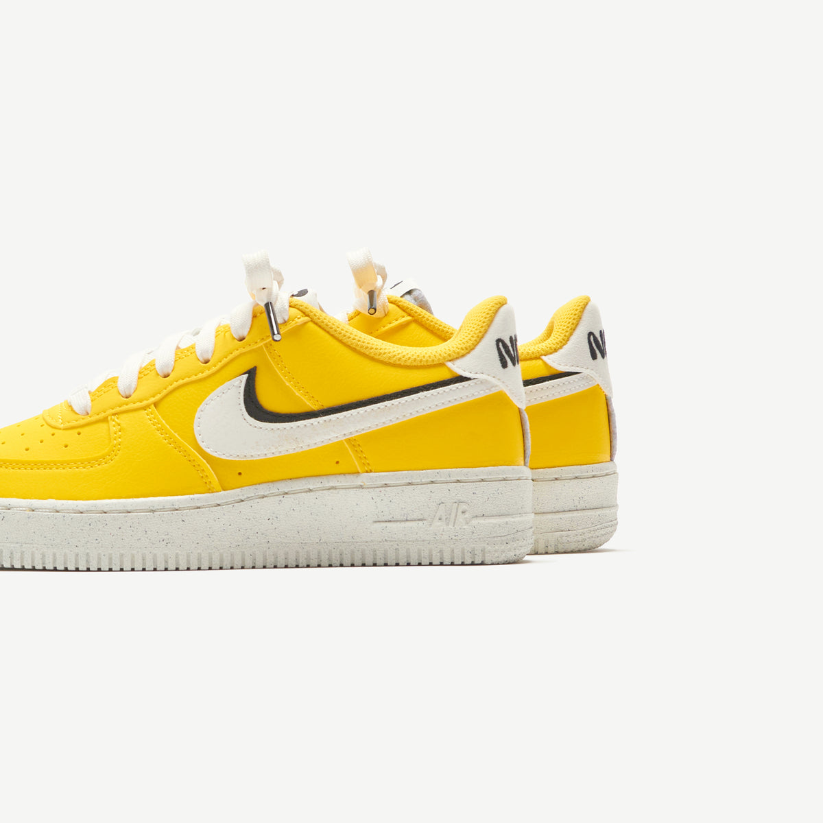 Nike Air Force 1 LV8 Tour - Yellow / White / Black