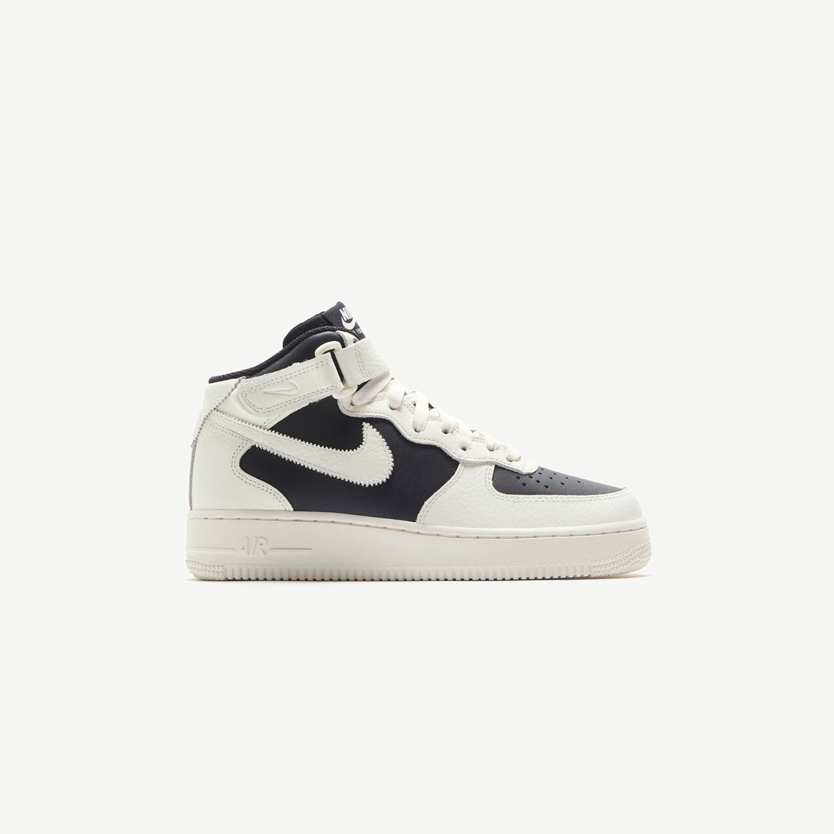 Nike Wmns Air Force 1 - Black / Sail / Coconut Milk