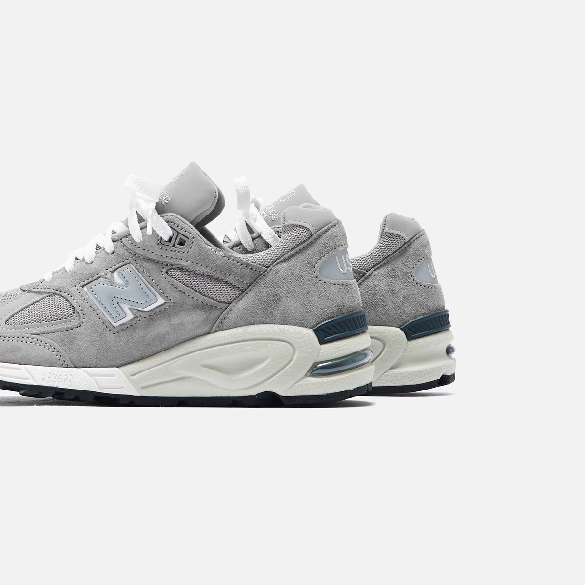 New Balance 990 v2 - Grey / Dark Grey / White