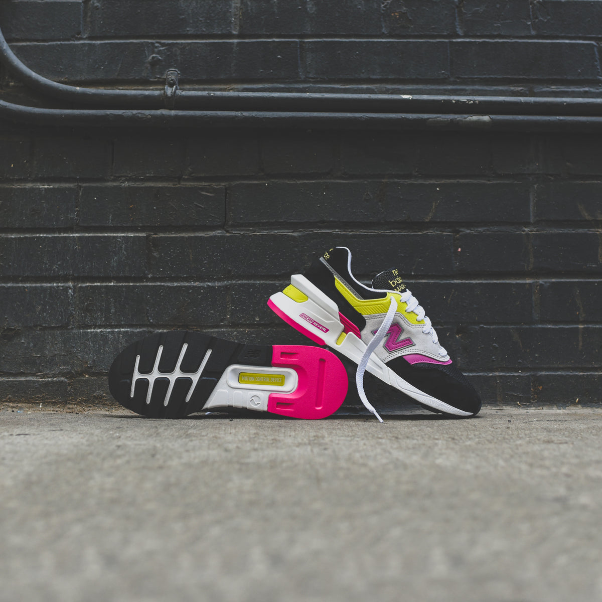 New Balance 997 - White / Grey