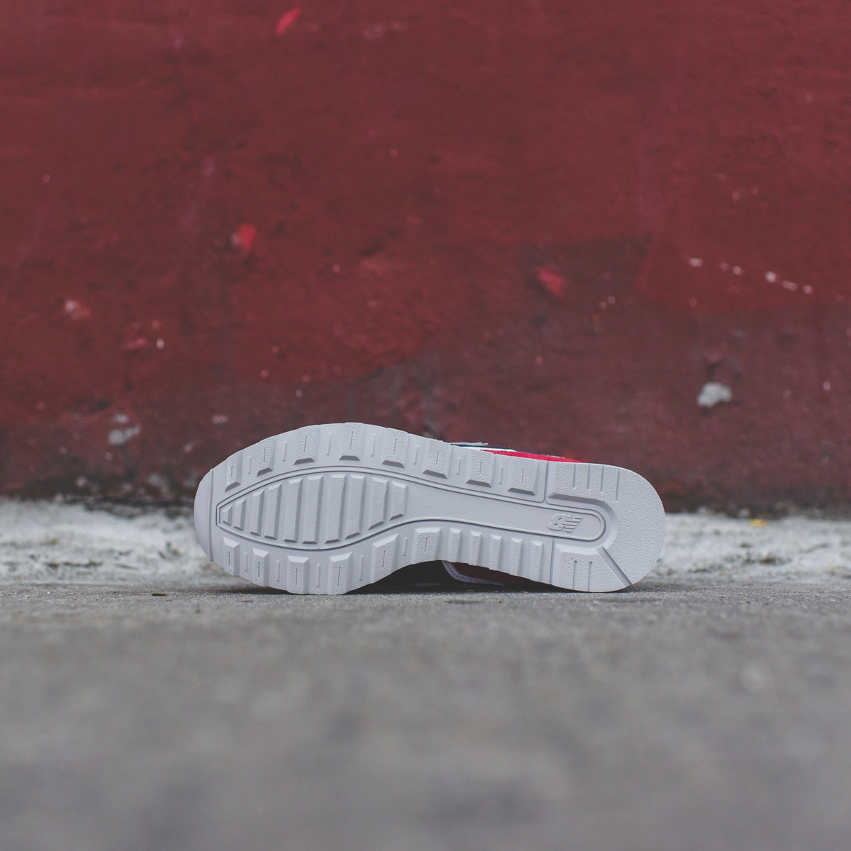 New Balance WMNS 996 - Eclipse / Scarlet