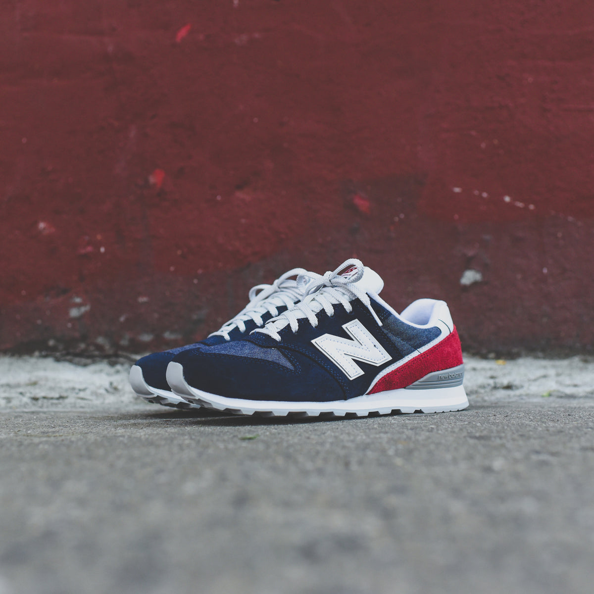 New Balance WMNS 996 - Eclipse / Scarlet