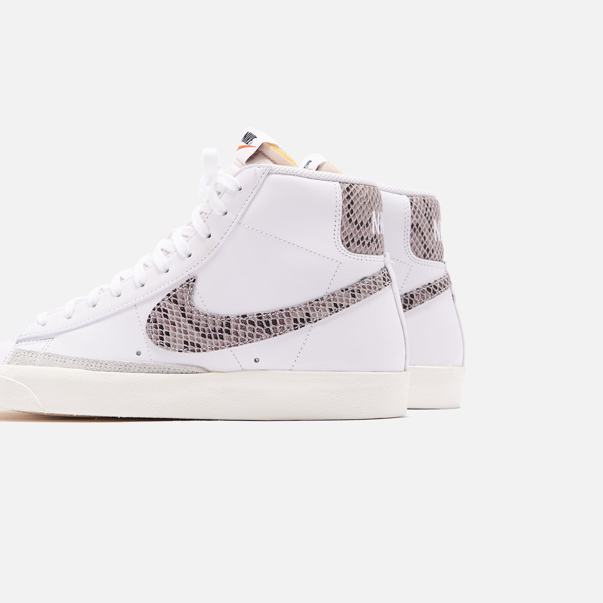 Nike Blazer Mid '77 - Vintage Reptile / White / Sail