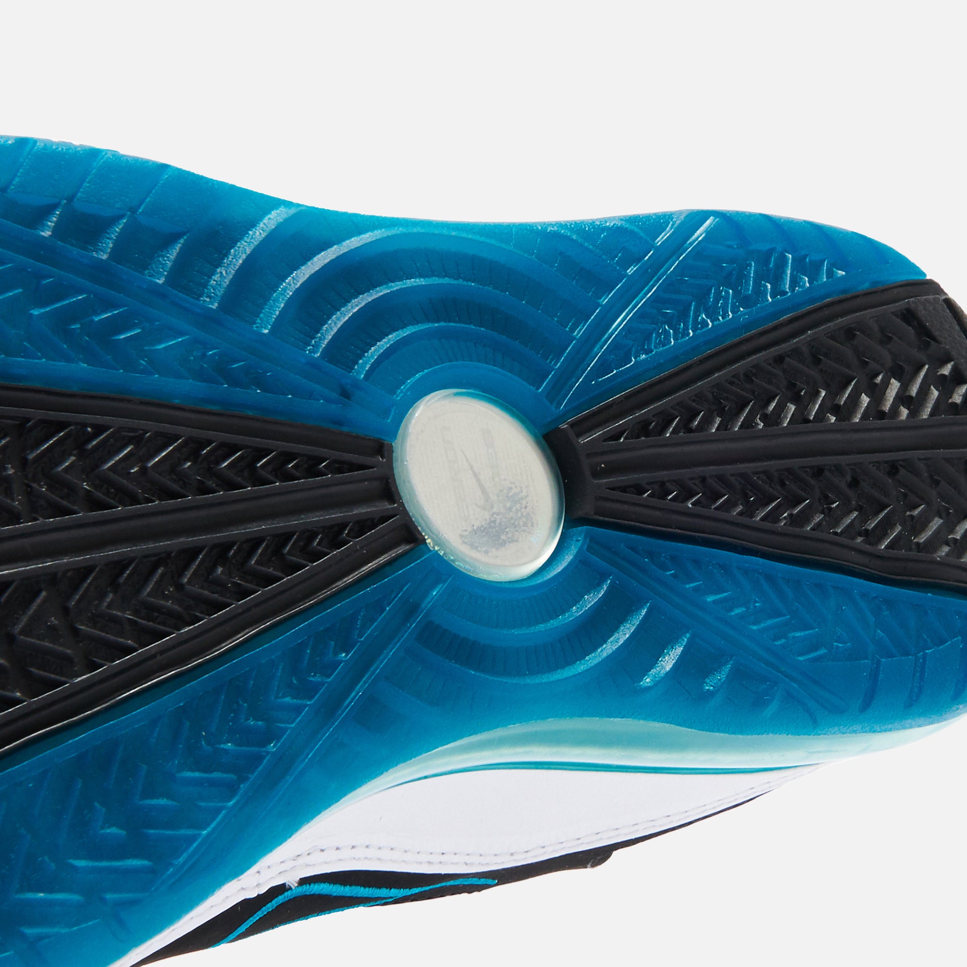 Nike LeBron VII QS - Red Carpet