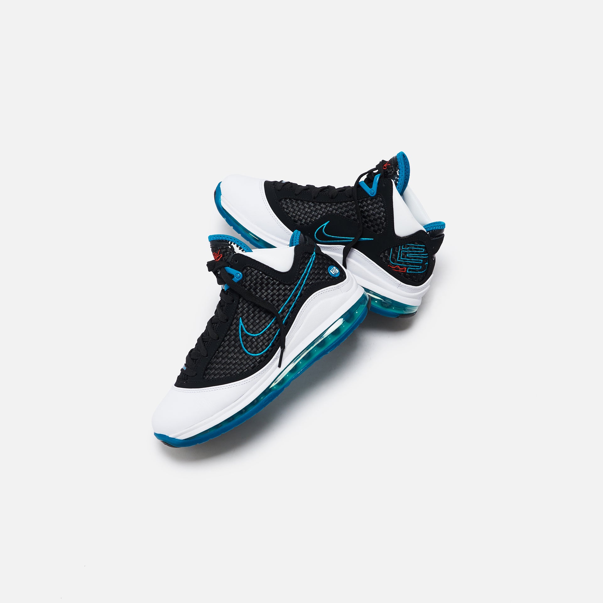 Nike LeBron VII QS - Red Carpet