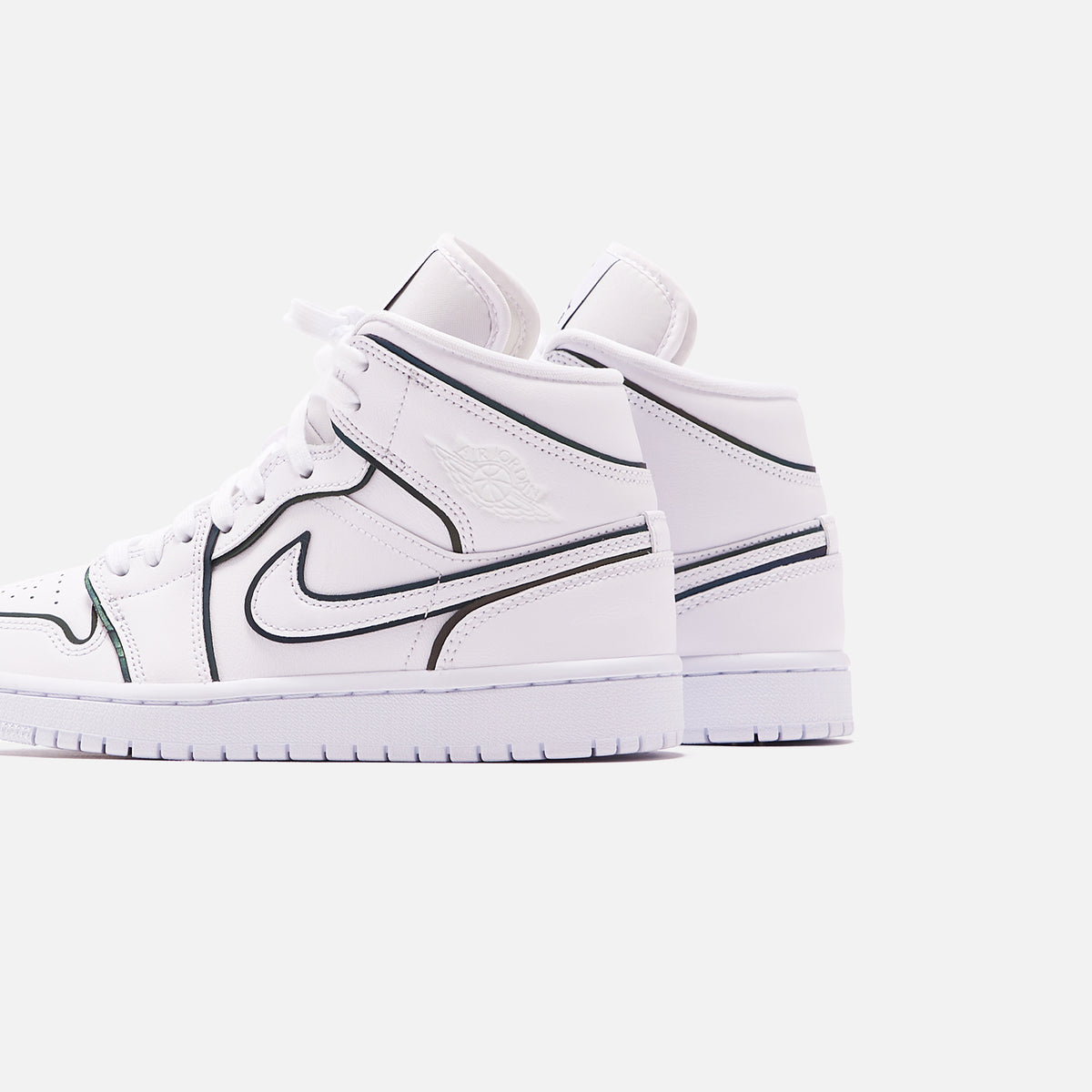 Jordan WMNS Air Jordan 1 Mid SE - White