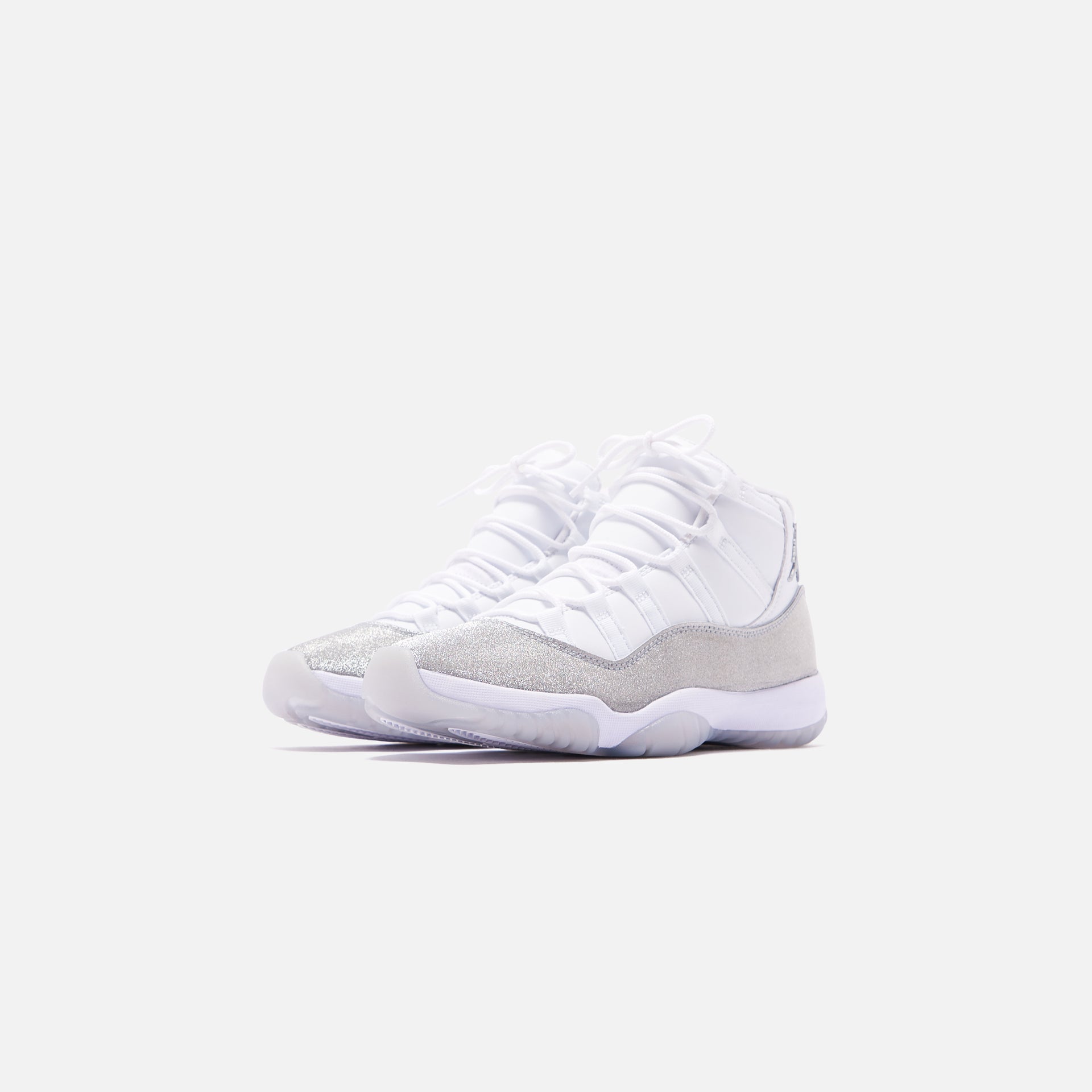 Nike WMNS Air Jordan 11 Retro - White / Metallic Silver / Vast Grey