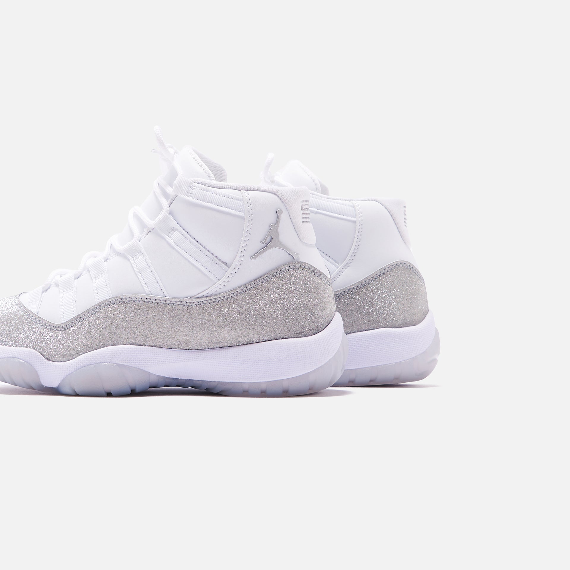 Nike WMNS Air Jordan 11 Retro - White / Metallic Silver / Vast Grey