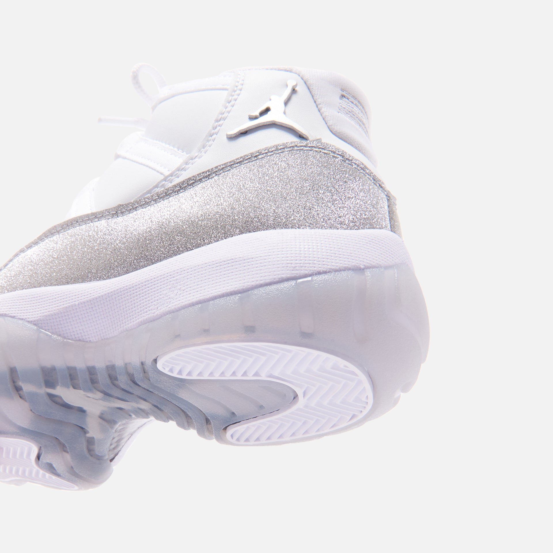 Nike WMNS Air Jordan 11 Retro - White / Metallic Silver / Vast Grey