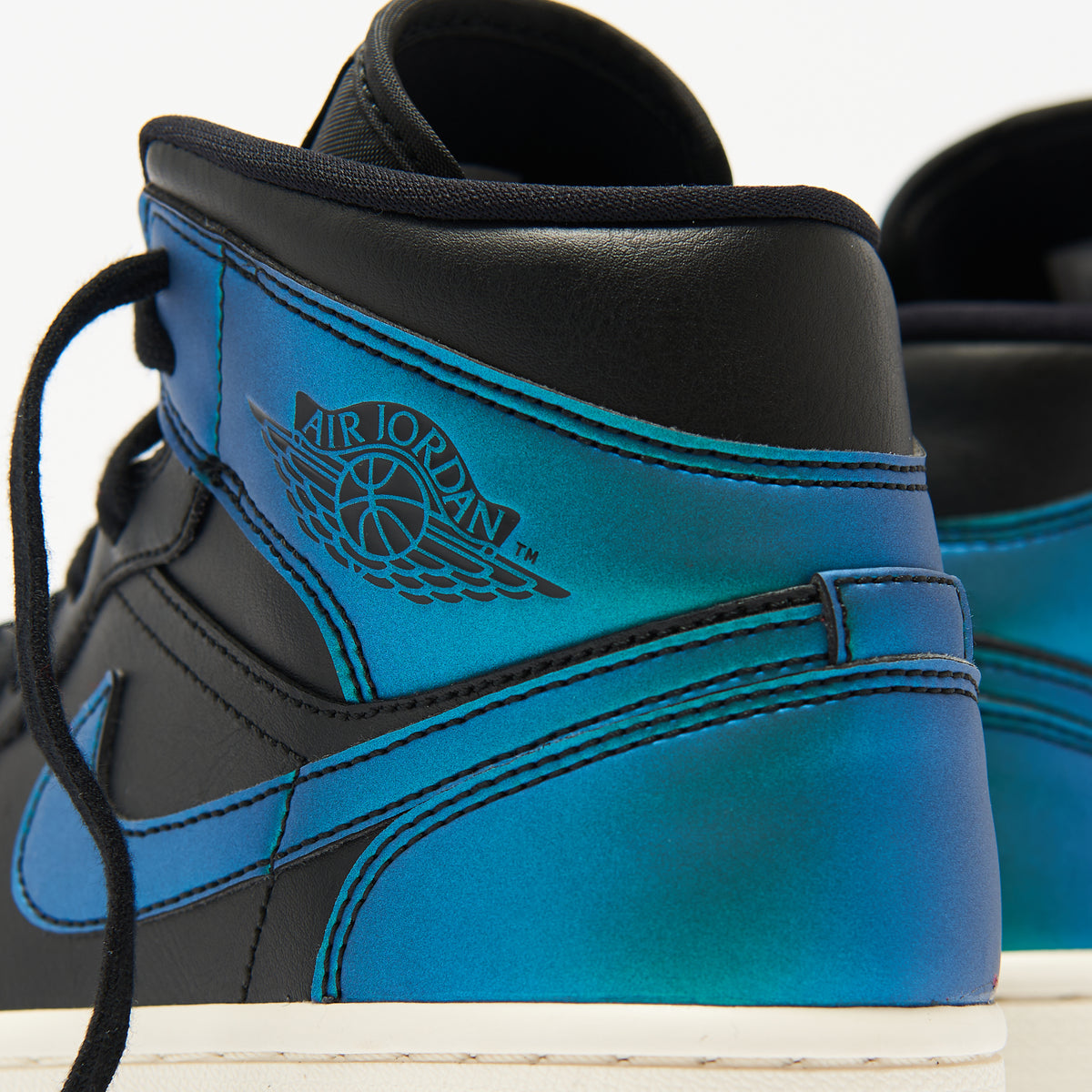 Nike WMNS Air Jordan 1 Mid - Black / Multi