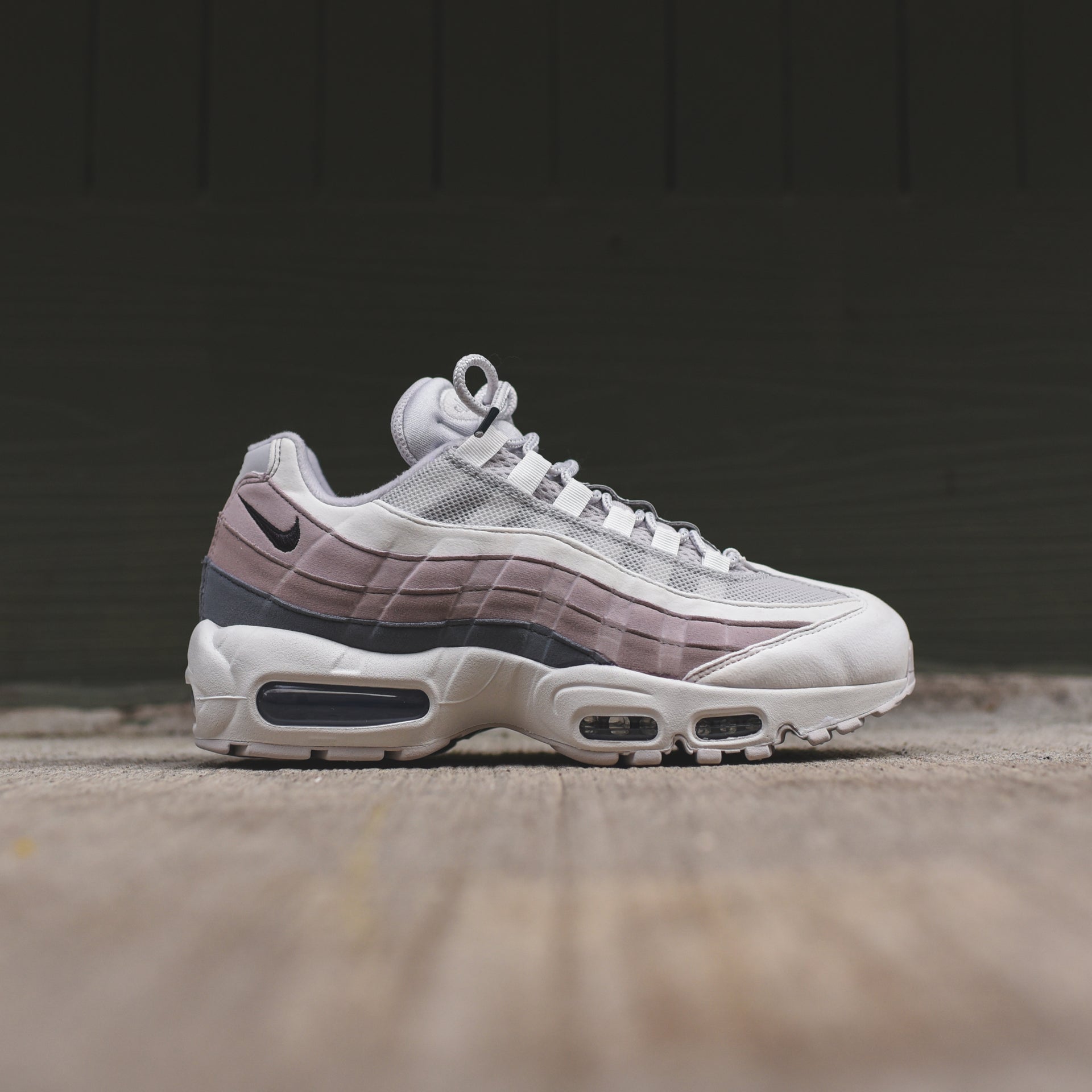 Nike WMNS Air Max 95 - Vast Grey / Oil Grey / Summit White / Viole